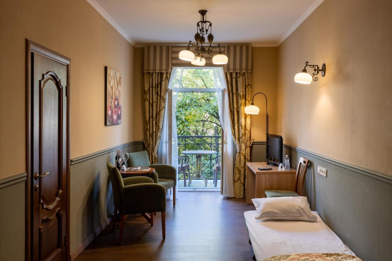 Frapolli Hotel On Deribasivska Street Odessa Eksteriør bilde