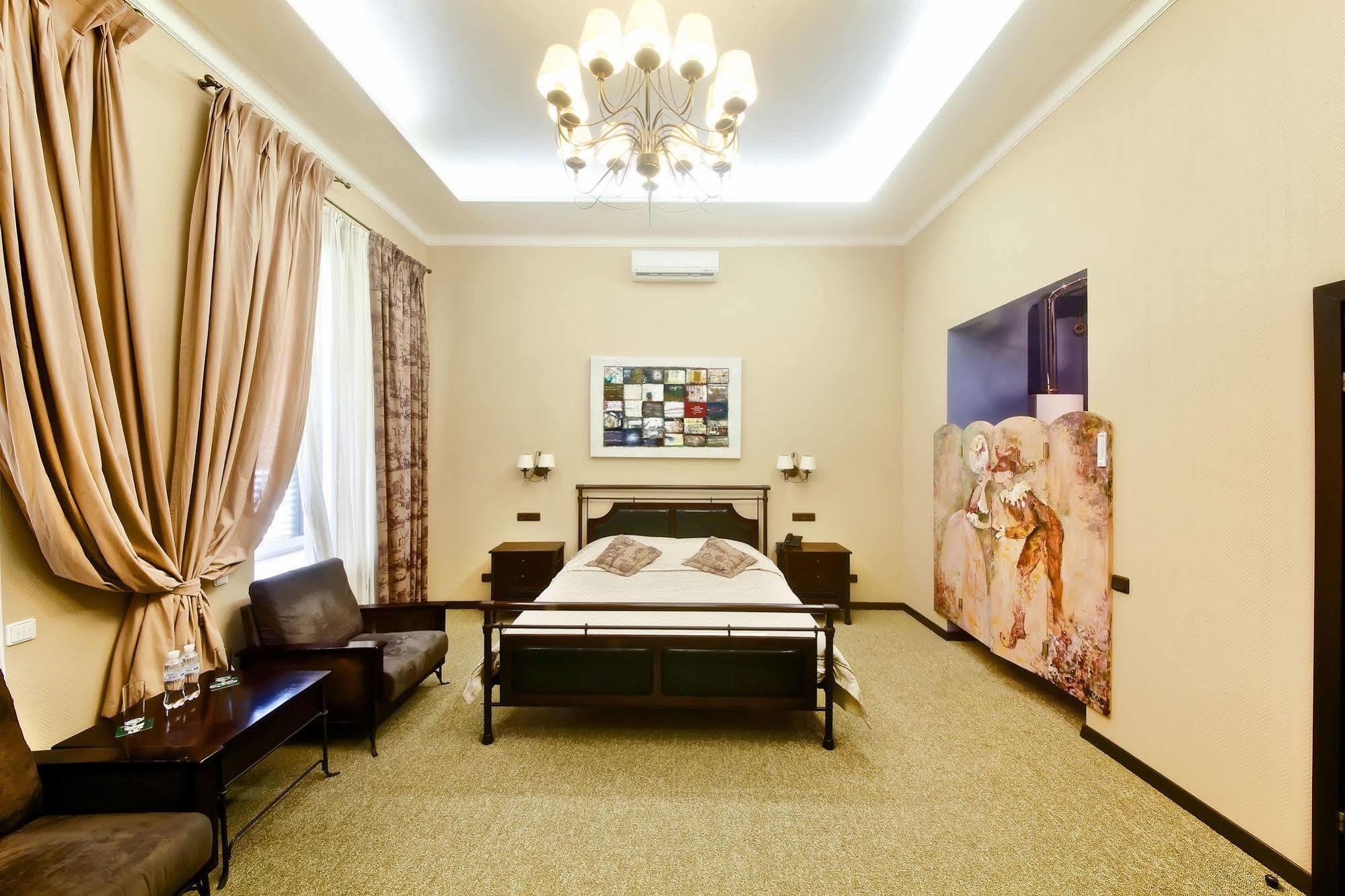 Frapolli Hotel On Deribasivska Street Odessa Eksteriør bilde